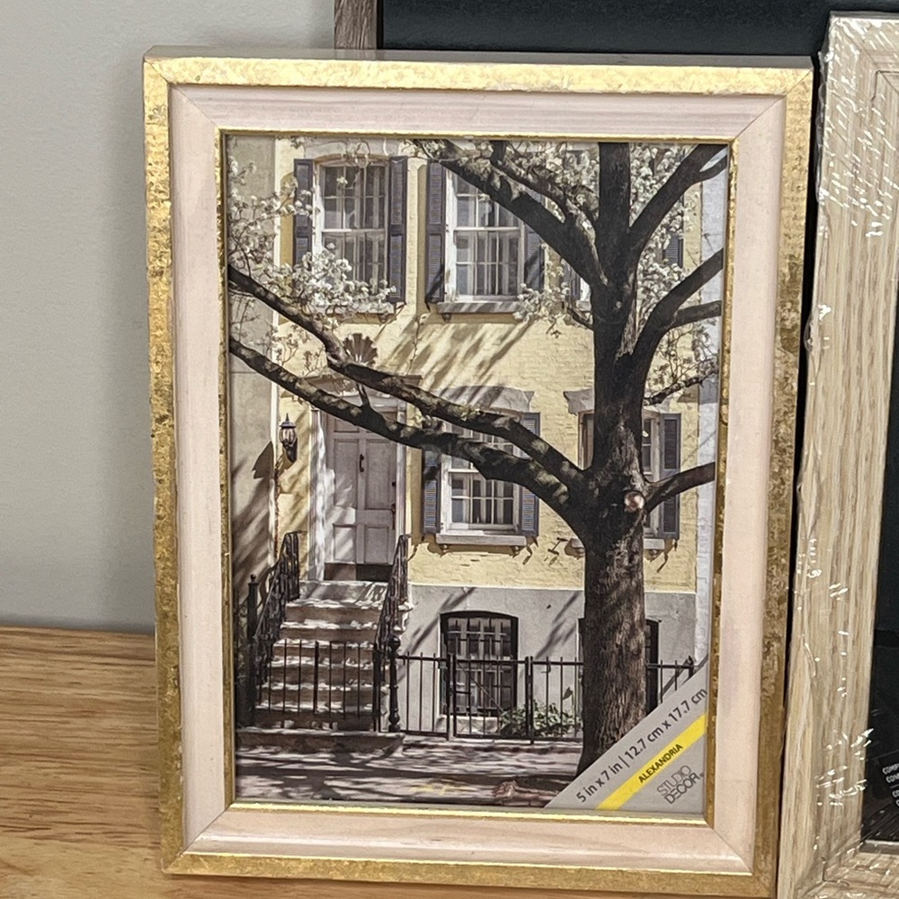 New Picture Frame Collection - Picture 3 of 5